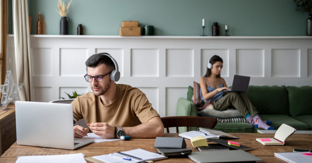 Overcoming Challenges in Distance Learning: A Guide to Staying Motivated and Engaged